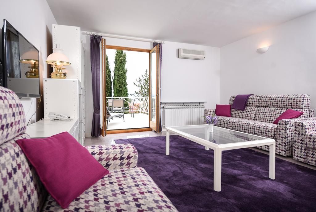Apartmani Alice Njivice Eksteriør bilde