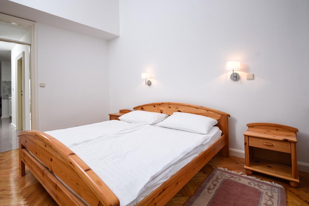 Apartmani Alice Njivice Eksteriør bilde