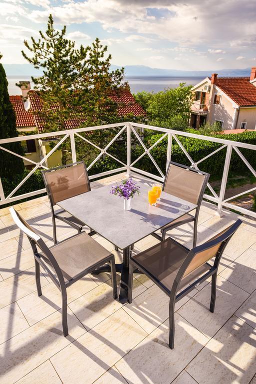 Apartmani Alice Njivice Eksteriør bilde