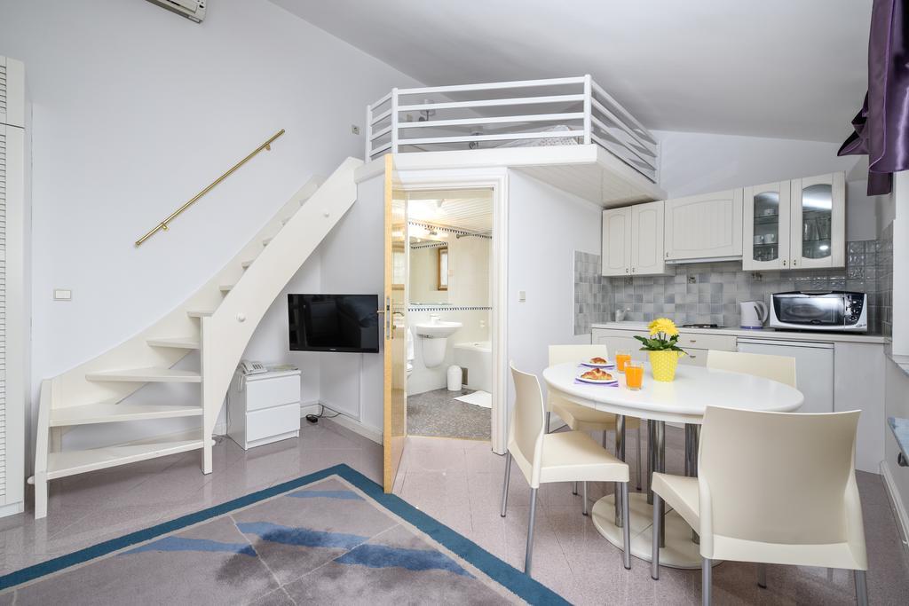 Apartmani Alice Njivice Eksteriør bilde