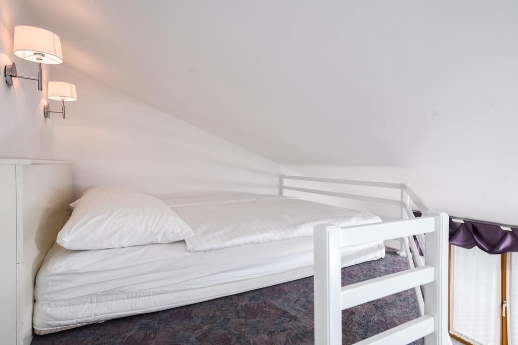 Apartmani Alice Njivice Eksteriør bilde
