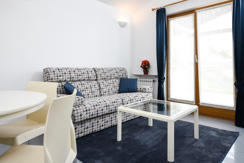 Apartmani Alice Njivice Eksteriør bilde